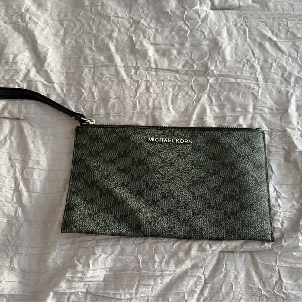 Michael Kors Jet Set Logo Large Clutch Wristlet